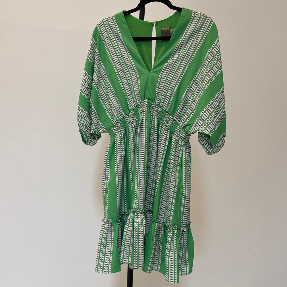 Taylor Elbow Sleeve V-Neck Smocked Waist Stripe Print Flare Dress. Size 10 - Picture 4 of 6